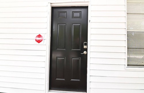 Winter Garden Apartment | Cute Studio on the Bike trail