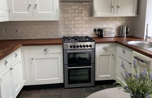 Long Itchington Cottage | Cute, stylish cottage full of character