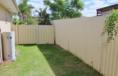Thornlie Villa | Cute Stylish Family Home in Thornlie