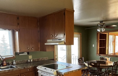 Aberdeen Cottage | Cute Two Bedroom Cottage in Quiet Setting