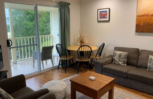 Mira Mar Apartment | Cute upstairs 2 bedroom apartment perfect for short stays while visiting Albany