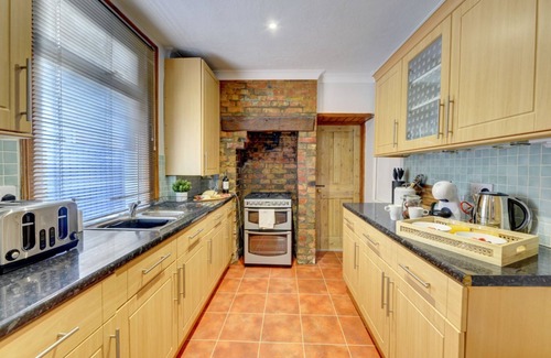 Bedford Villa | Cute Victorian House with Suntrap Garden | Good Parking eco-Service LET by SILVA