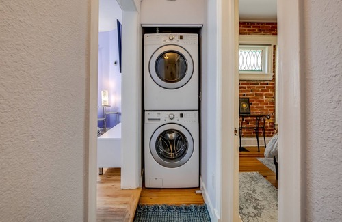 Central Boulder Condo | Cute Victorian! Walk to Pearl/WiFi/King/Parking