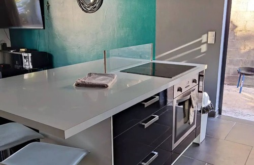 Petite-ÃŽle House | Cute villa 15 minutes from the beach