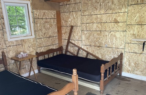Katrine Cottage | Cute Waterfront Cottage Magnetawan River Private