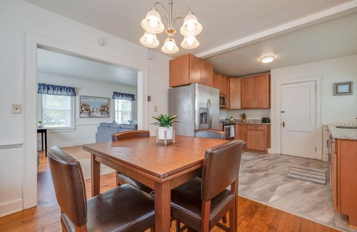 Hampton House | Cute Wythe Two Bedroom at Robinson Park