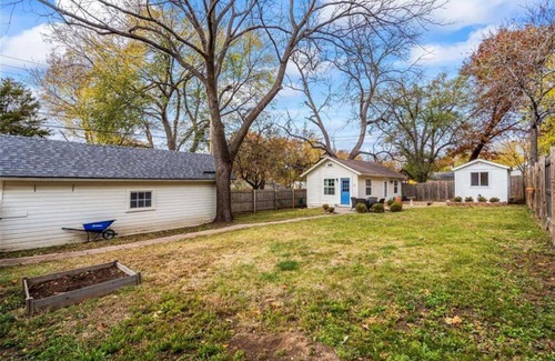 South Kansas City House | Cutest Cottage in the Heart of Waldo!