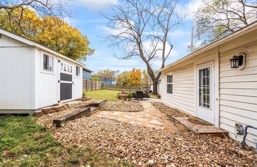 South Kansas City House | Cutest Cottage in the Heart of Waldo!