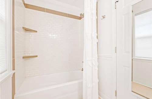 South Kansas City House | Cutest Cottage in the Heart of Waldo!