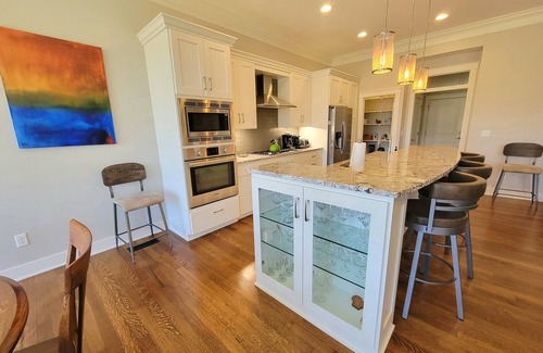 Rochester House | Cuthbert Place/No Stairs, 2 bed, 2 bath, Pet Friendly, 2 mi to Mayo Clinic