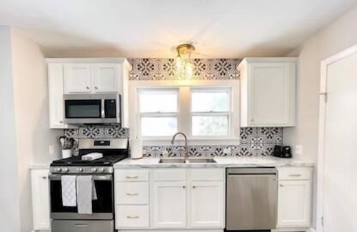 Lakeside House | Cutler Comfort Near Downtown Muskegon