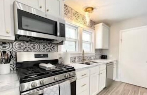 Lakeside House | Cutler Comfort Near Downtown Muskegon