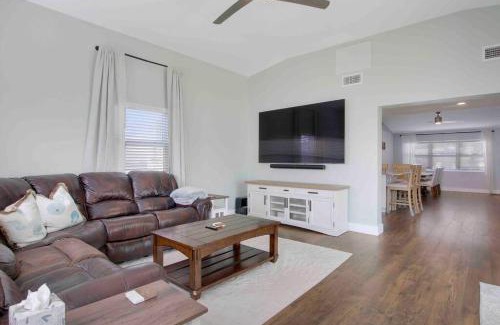 Florida North Atlantic Coast House | Cutting-edge & Cozy 4 Bed 2 Bath North Palm Beach