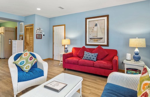Ocracoke Villa | CV1A: Shell Castle A -poolside screened porch!