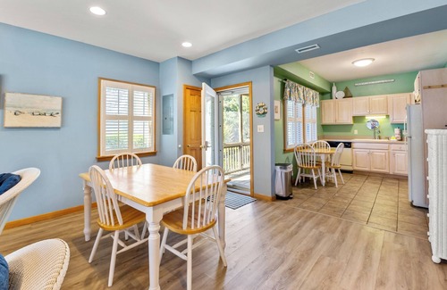 Ocracoke Villa | CV1A: Shell Castle A -poolside screened porch!