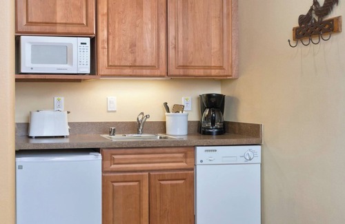 Taos Condo | CW Taos Resort | Four 1BR/1BA Suites