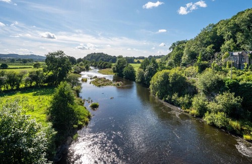 Llanfynydd House | Cwch Gwenyn - One Bedroom House, Sleeps 2