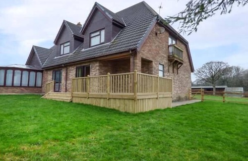 Pontyclun Cottage | Cwm Gran Meadows