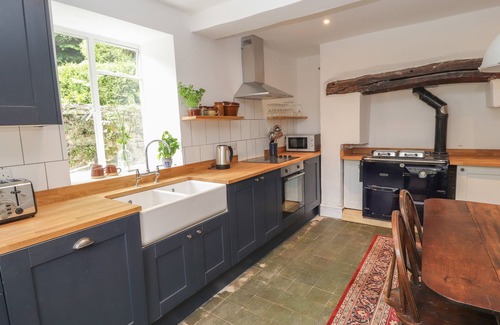 Froncysyllte Cottage | Cwmalis Hall