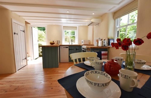 Fishguard Cottage | CWMBRANDY COTTAGE, pet friendly, with open fire in Fishguard