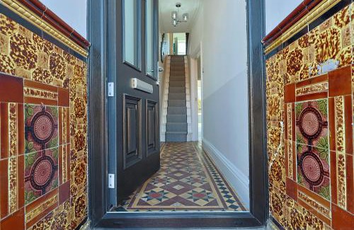 Cathays House | Cwmdare House - Home near Cardiff City Centre