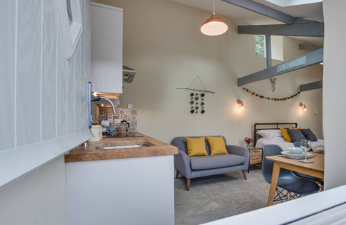 St George House | Cwt Bach - One Bedroom House, Sleeps 2