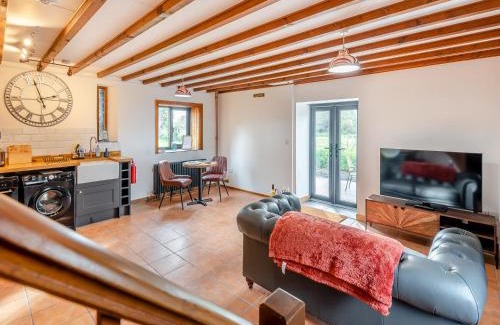 Cribyn House | Cwtch Honey - Uk49792