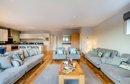 Winnard's Perch House | Cwtch- Retallack - Six Bedroom House, Sleeps 12