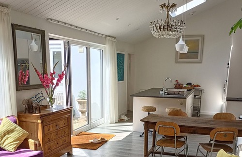 Uppingham House | Cybil's Retreat - 2 bedroom house near town centre with enclosed garden