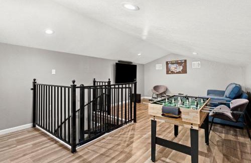 Leon Valley House | CYC Eclectic Back House with BBQ Gazebo