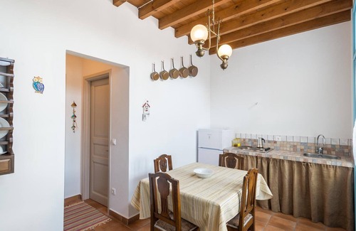 Skala Apartment | Cycladic House: confidentiality located 10 minutes walk from the center