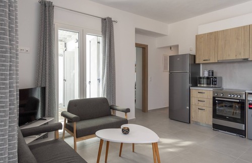 Krotiri Apartment | Cycladic Sunlight 2bedroom House