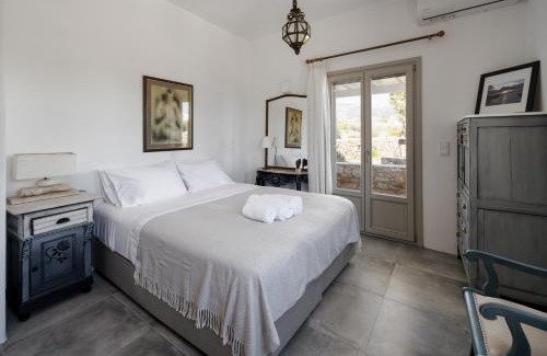 Aliki House | Cycladic Wine Press House