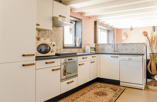 Ee House | Cynnewille
