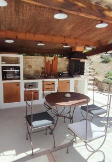 Le Barroux Bed & Breakfast | Cyprès du château