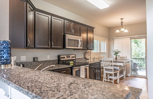 Southern Pines House | Cypress Creek golf retreat. Pool and minutes from downtown!