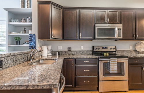 Southern Pines House | Cypress Creek golf retreat. Pool and minutes from downtown!