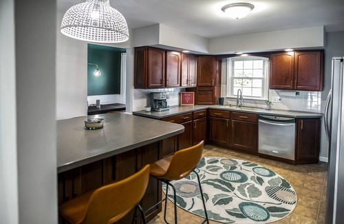 Newburgh House | Cypress House Newburgh, Cypress House - A Curated, Comfortable, Charming Home near the Historic Down
