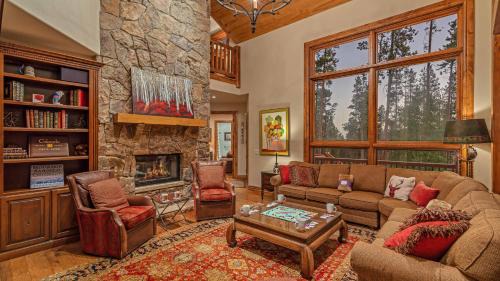 The Highlands House | Cypress Mountain Chalet
