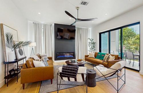 Kingsland House | Cypress Paradise