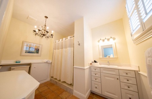 Edenton Bed & Breakfast | Cypress Room - Granville Queen Inn, Downtown Historic Edenton