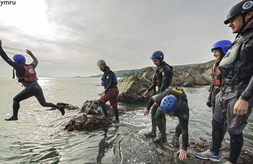 St Brides Ski Chalet | Cysgod y Ffynnon in Haverfordwest