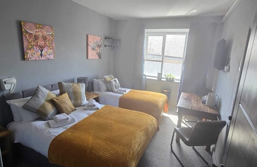 Pembroke Dock Bed & Breakfast | Cysgu Dda – Sleep Well