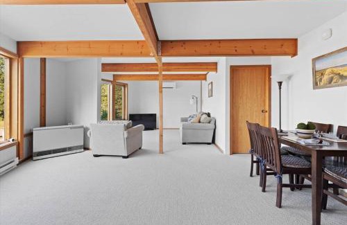 Canyon Creek Ski Chalet | CZ1 Ranch- Rocky Mountain Luxury Cabin near Helena