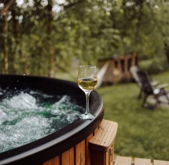Makow Podhalanski Ski Chalet | Czill-Lokum- klimatyczna chata w Beskidach z balią i sauną