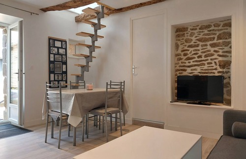Saint-Carne Bed & Breakfast | Dépendance de Charme au Calme Proche du Centre de Dinan