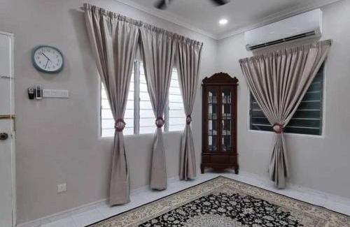Rembau District House | D'beeba Homestay