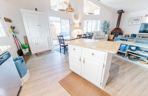 Sandpiper Pines House | D'Light House - ~A~ Delightful Vacation Home
