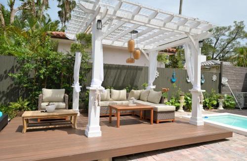Spring Garden Apartment | D' Mauchi Waterfront House