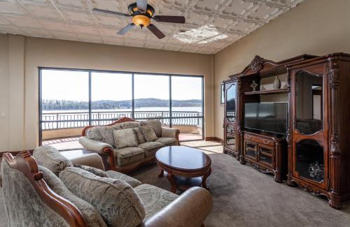 Ridgedale House | D'Monaco Resort Condos on Table Rock Lake